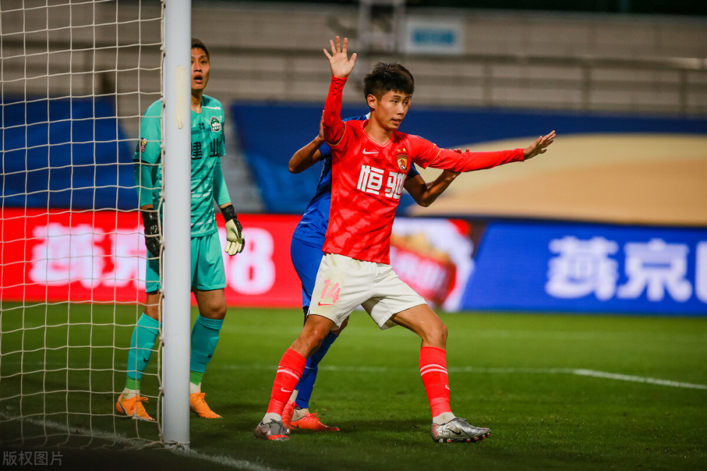 开云体育下载-今晨罗马伤情更新——亚冠节点到来，悬念犹存，细节决定成败(今天罗马比赛哪里直播)