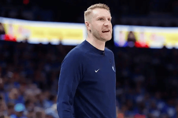 开云体育官网-关于刚刚！今晚孟菲斯灰熊队长鼓劲今夜夏洛特黄蜂调整名单以备国王杯，克里夫兰骑士围绕NBA季后赛刷新队史纪录的信息